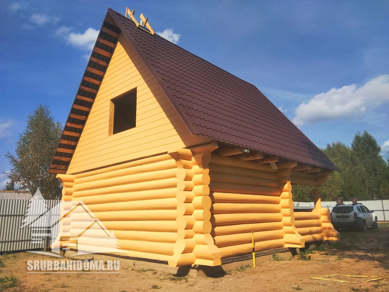 Сруб бани 6х6 с террасой и мансардой